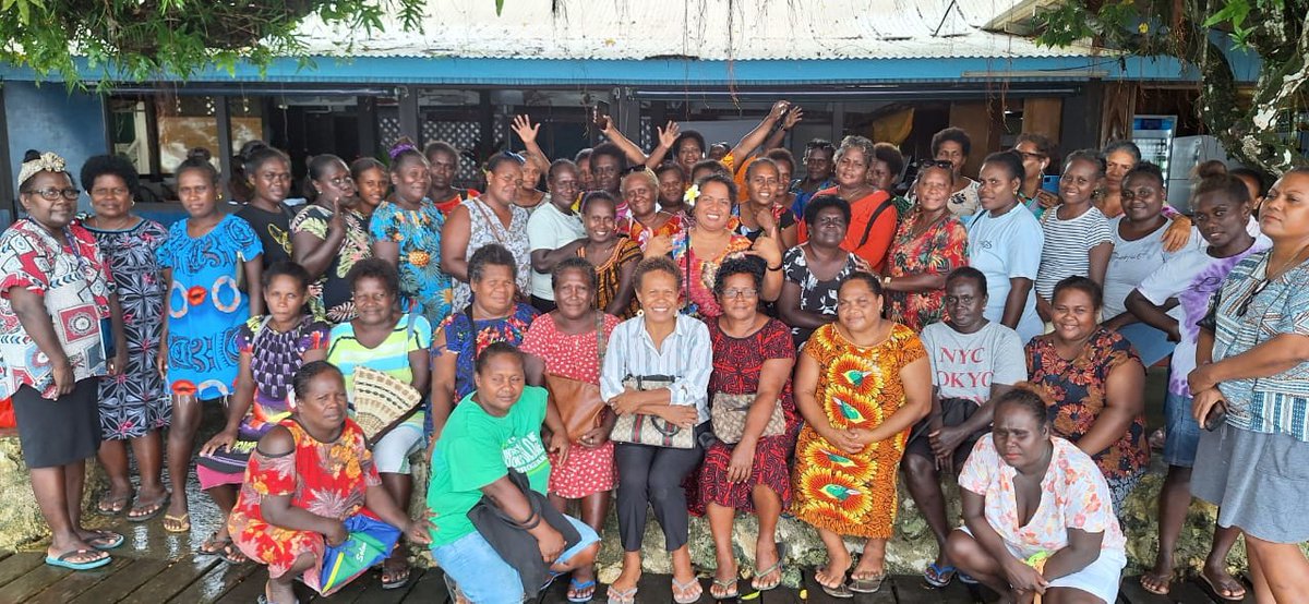 UNDP_Pacific's tweet image. 💡Women entrepreneurs in Solomon Islands received hands-on training on the value of digital & financial services as tools to unlock economic progress. Led by @UNCDF, @UNDP & SIWIBA under the Pacific Digital Economy Programme with the support of @EUPasifika, @AusHCSols & @MFATNZ