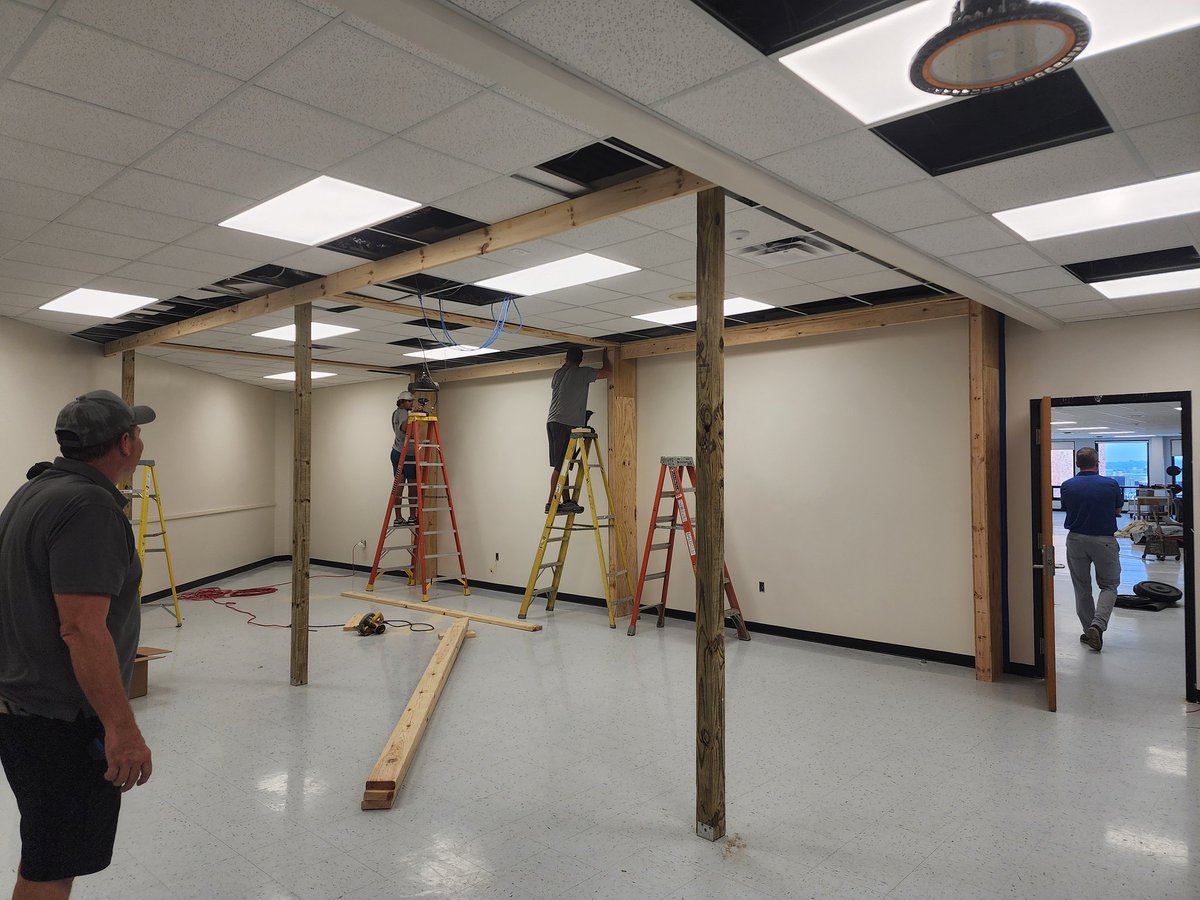 Big things happening for <a href="/WeboGirlsGolf/">Western Boone Girls Golf</a>. Thank you <a href="/WeBoAthletics/">WEBO Athletics</a> and <a href="/WeboJrSrHigh/">Western Boone</a>!
