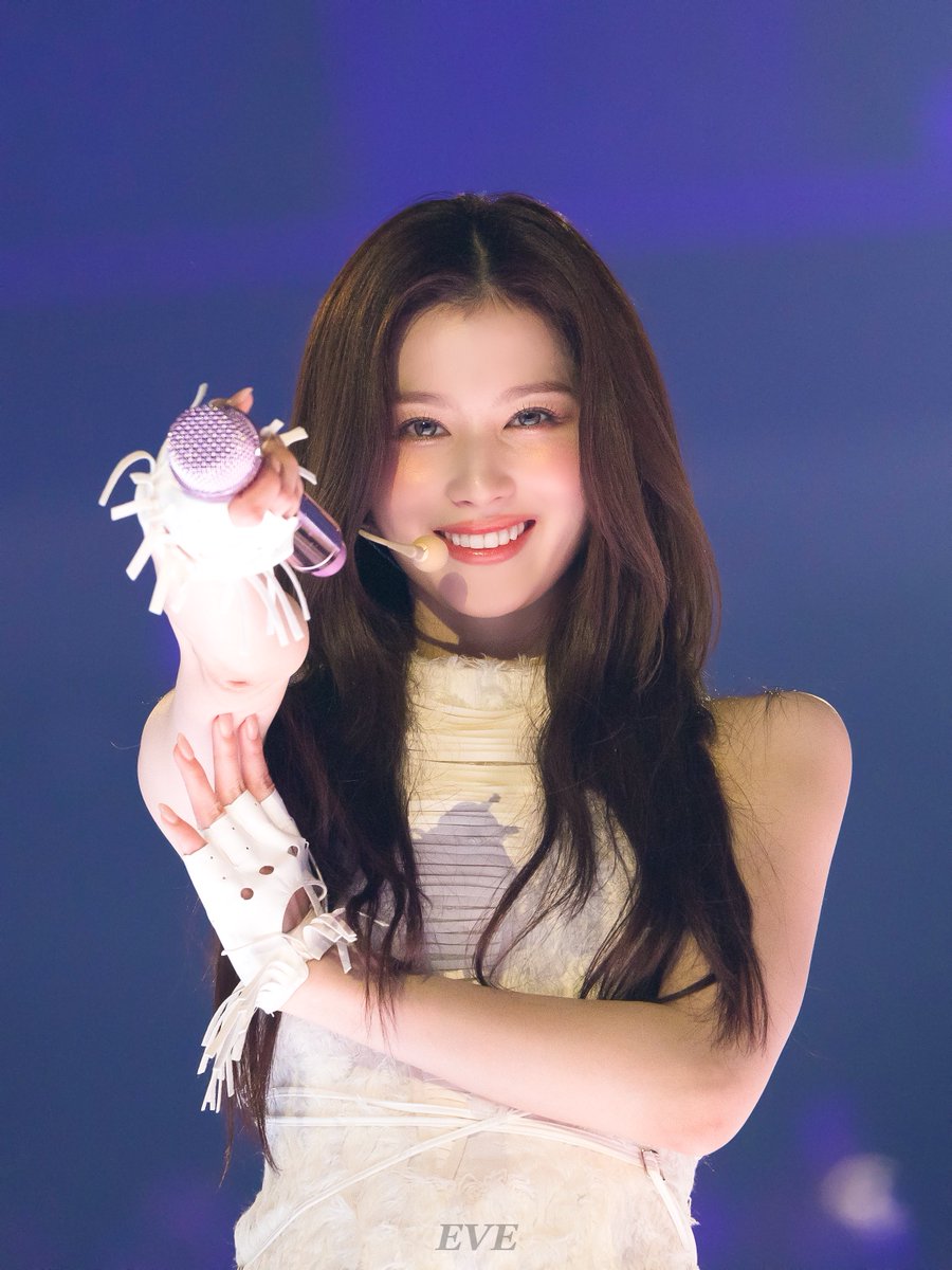 TWICE_EVE's tweet image. 250719 HQ
#TWICE #ํธ์์ด์ค #SANA #์ฌ๋ #ใตใ