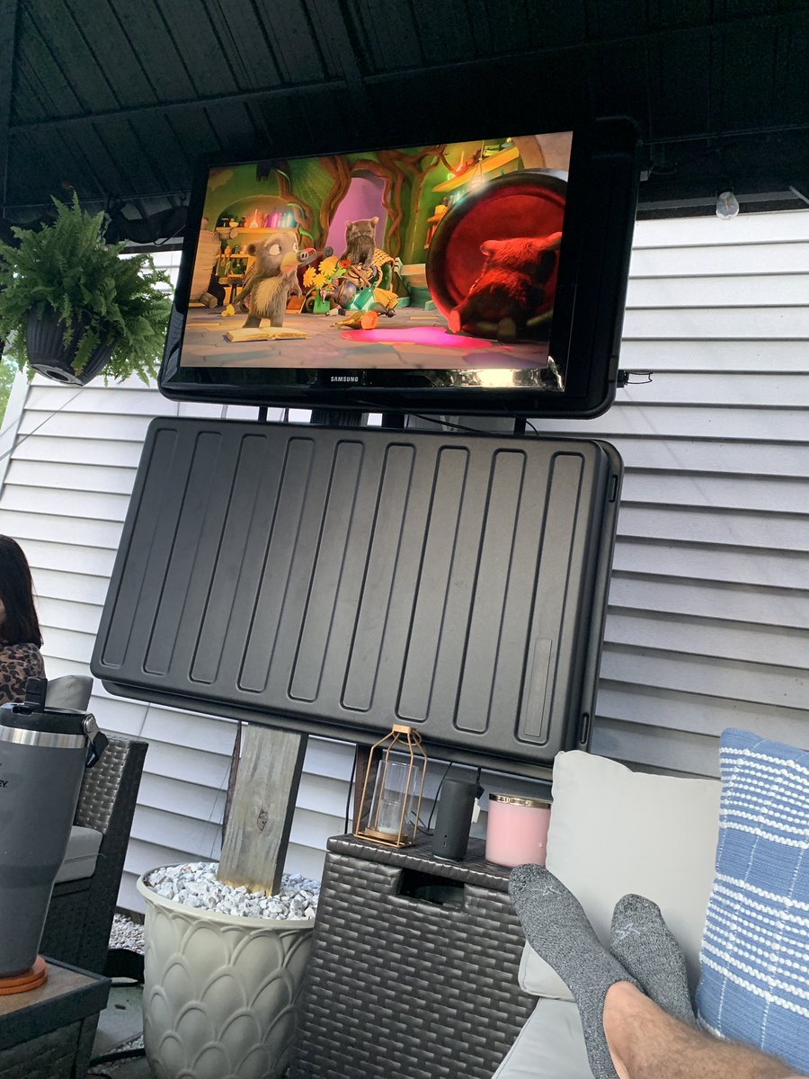 Nick_EdwardsEDU's tweet image. Family summer nights hit different—s’mores by the fire, laughter under the gazebo lights, and memories that stick longer than the marshmallows. 🍫🔥🌙 

#SummerVibes #FamilyTime #GazeboNights