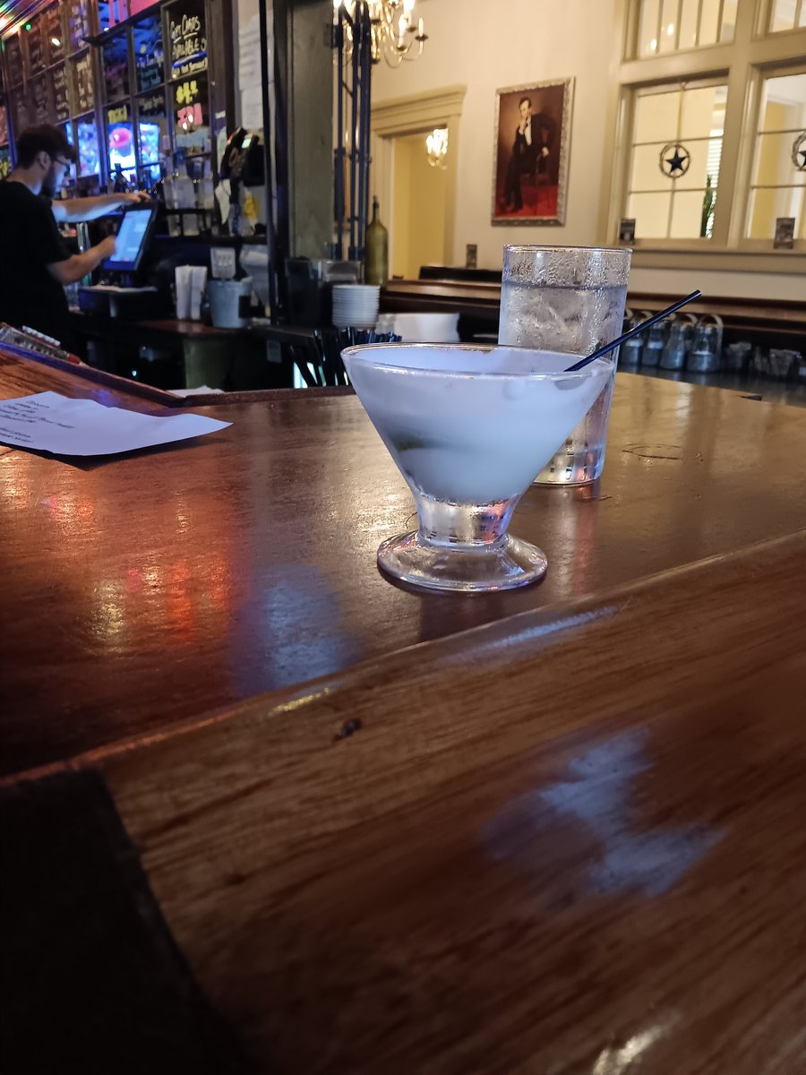 Beardaknowledge's tweet image. Key Lime Pie Martini... YES PLEASE
Come on out to the Stottsville Inn (Coatesville) and watch some Phillies with the wife and I!