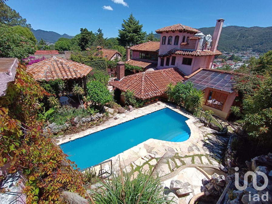SMB_Attorney's tweet image. If WW3 breaks out, convince me rural Mexico wouldn’t be the ideal place to hide out.
Take San Cristóbal de las Casas, Chiapas:
– Near the Honduran border
– 7,000 ft elevation in the mountains
– Cool temps, no hurricanes
– Dirt cheap land + food
– Not a military target
–…