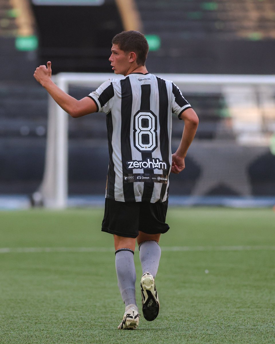 base_botafogo's tweet image. Tudo nos conformes, Fogão! 👍🌟

📸 Arthur Barreto / BFR