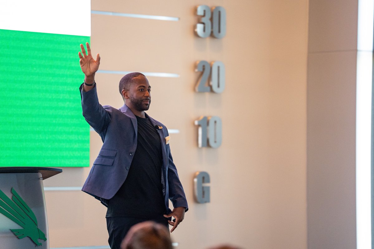 MeanGreenSports's tweet image. Started the new year strong with UNT Athletics at our Tower Summit — always a great time to come together, learn, and level up!
Major thanks to @OneBaggTalk, for bringing the fire and reminding us that with vision and purpose, we can create a legacy that lasts. Let’s keep…
