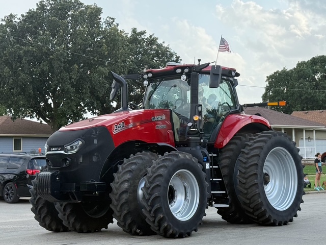 This past weekend, our Solomon location proudly represented KanEquip at this year’s Solomon Festival Parade! It’s always an honor to be part of a community that shows up and celebrates together. Thanks to all who lined the streets with smiles and spirit!