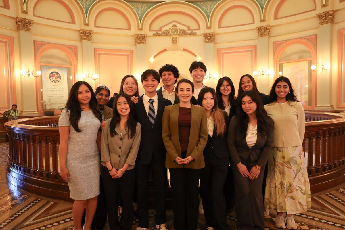 CAUSEusa's tweet image. The 2025 CAUSE Leadership Academy interns wrapped up an incredible Sacramento trip, meeting elected officials &amp;amp; guest speakers, sitting in on Assembly sessions, and networking at an APAPA/APICA mixer. Thanks to all who made this Capitol experience unforgettable!