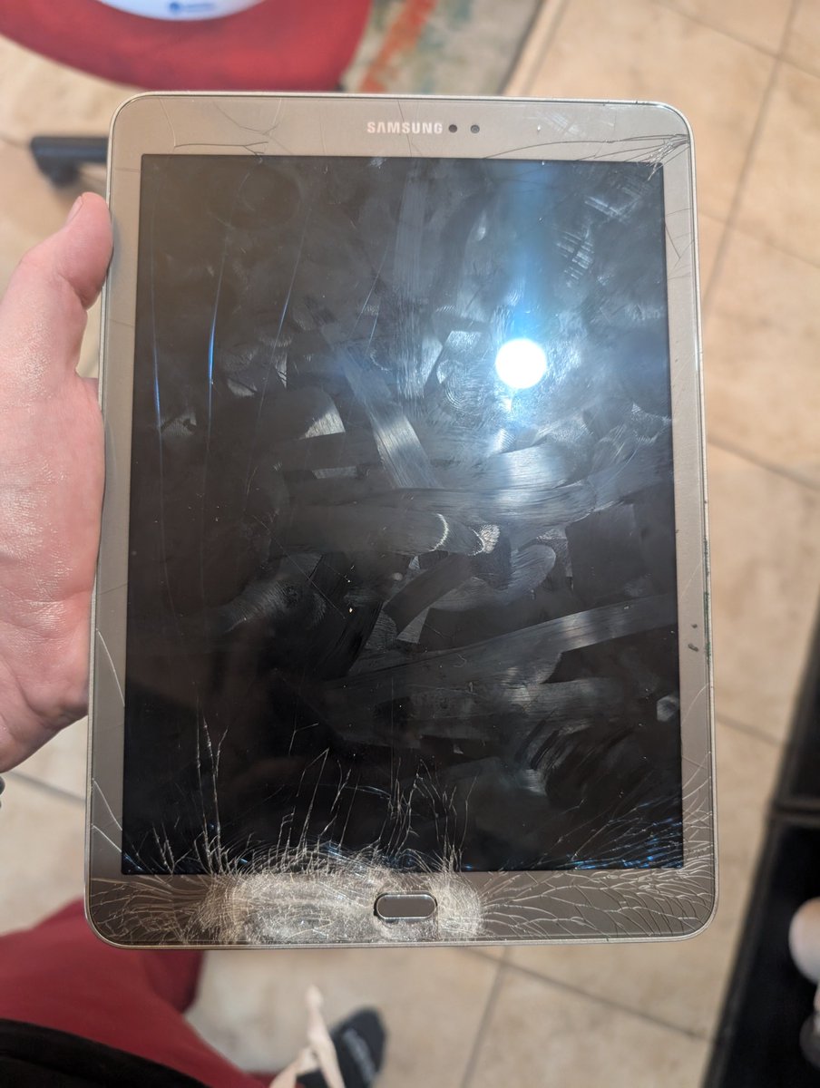 ElonTusk_4Real's tweet image. I saved up for a year for this tablet and I've taken amazing care of it for like ten years
I'm super duper duper fucking upset about this right now
This is soul crushing
I use this thing for art and video games every single day
I'm so fucking upset