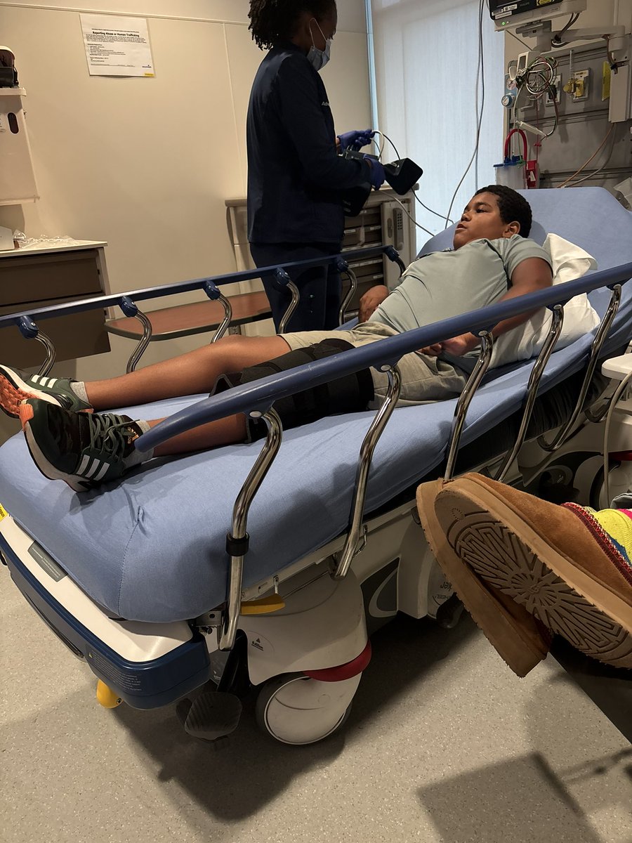 JoezMcfLy's tweet image. Now my son knee is fractured this fuckin sucks im absolutely pissed for him