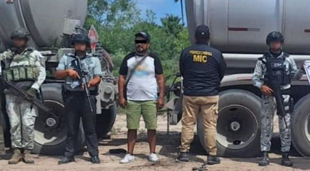 MLopezSanMartin's tweet image. En el México donde ya no había huachicol… aseguran más de 200 mil litros de combustible robado en San Fernando y Ciudad Victoria, Tamaulipas.