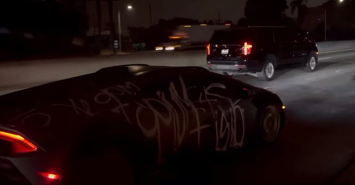 lenstopiaXX's tweet image. WHERE WAS YOU could have a music video on the way... 👀
A JackBoys 2 Lamborghini covered in ‘Opium’ themed graffiti was spotted on the road ‼️