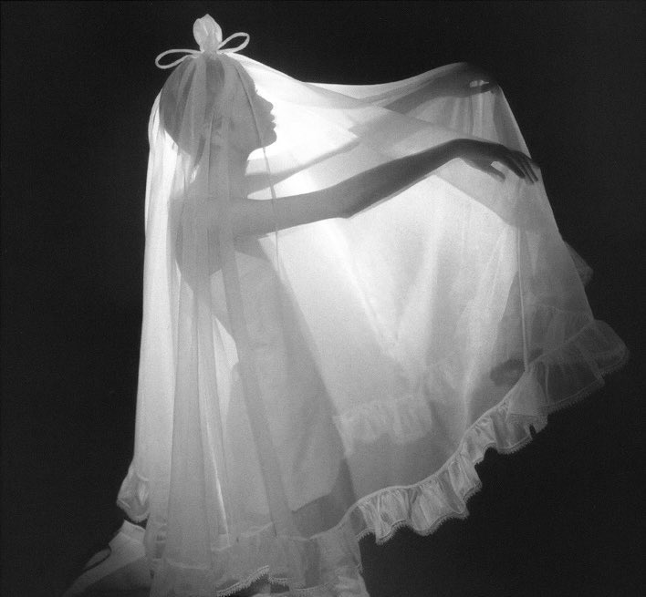 rosierpearl's tweet image. twiggy photographed by norman parkinson for vogue, 1967