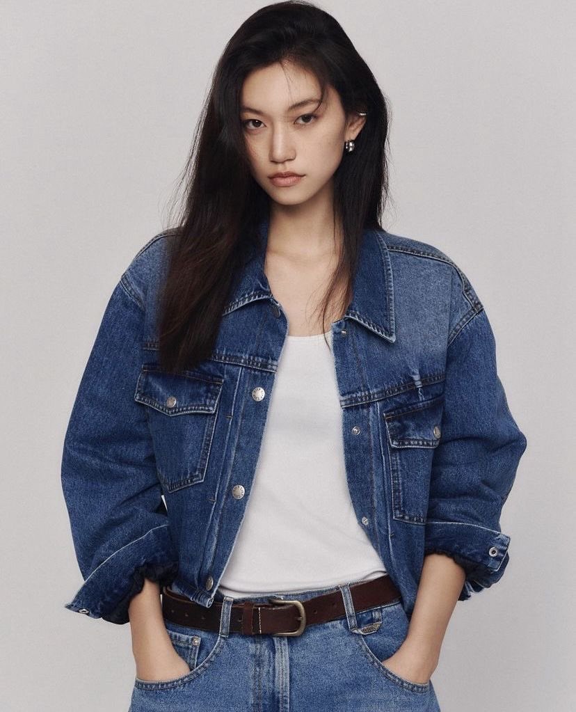 July Jung's new film &lt;Dora&gt; starring Sakura Ando and Kim Doyeon 

Dora is a young girl suffering from an illness that affects her physically and mentally. When she falls in love, her journey of healing begins.

Filming scheduled to start in Namhae, South Korea, from August 4