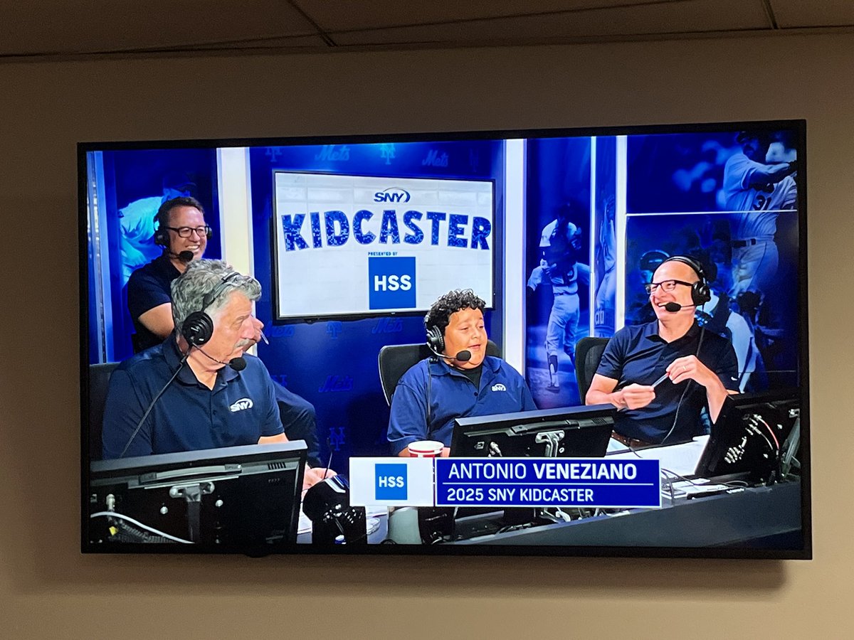 MattLinds19's tweet image. Bethpage’s Antonio Veneziano takes the SNY booth with Gary, Keith and Ron for the bottom of the fourth of tonight’s game as SNY’s Kidcaster. Talking about Kyle Hendricks’ changeup: “If he hangs it, the will Mets bang it.”