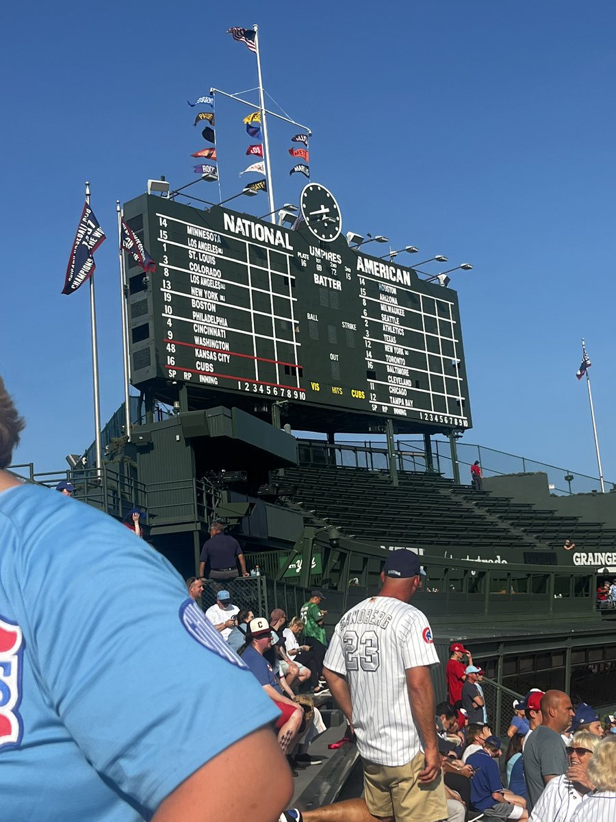 MrSeanGMorris's tweet image. Listen, I don’t mean to brag, but some
of us are here at Wrigley, and the whole stadium is chanting “PCA!”
Make of that what you will.