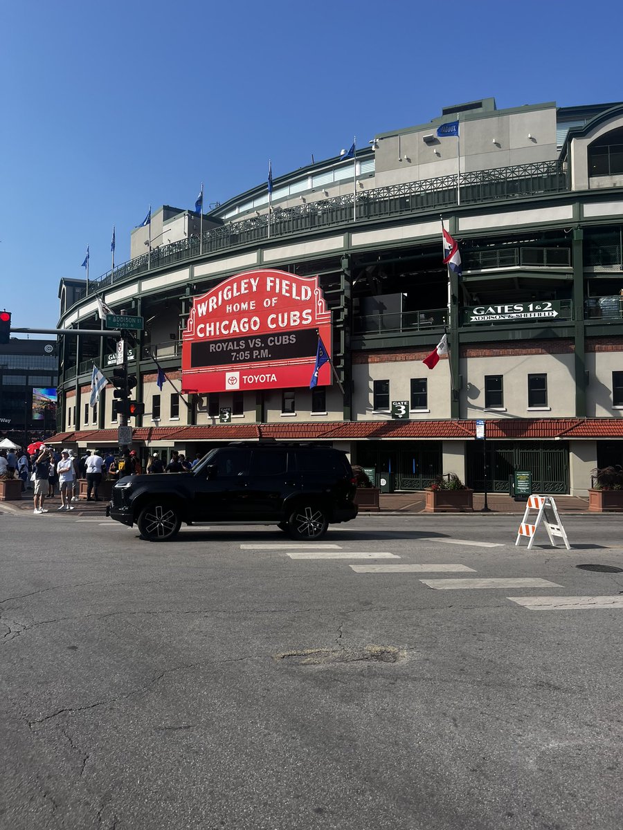 MrSeanGMorris's tweet image. Listen, I don’t mean to brag, but some
of us are here at Wrigley, and the whole stadium is chanting “PCA!”
Make of that what you will.