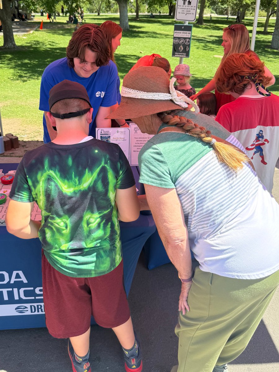 NevadaRobotics's tweet image. Nevada Robotics @pbsreno Be My Neighbor Day = coding fun and energy-saving tips with activities supported by PowerShift @nvenergy.
#DiscoverDRI #WeAreNevadaRobotics