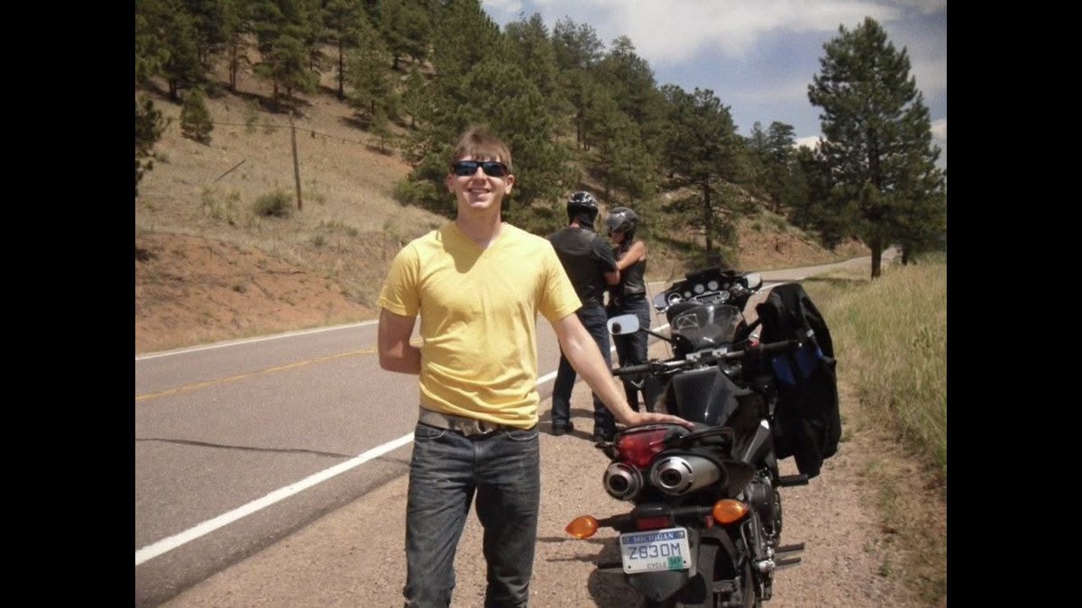 TheTrueVanguard's tweet image. I used to be young and cool and stuff. Now I’m old, and still pretty cool I think. But I drive a minivan now.