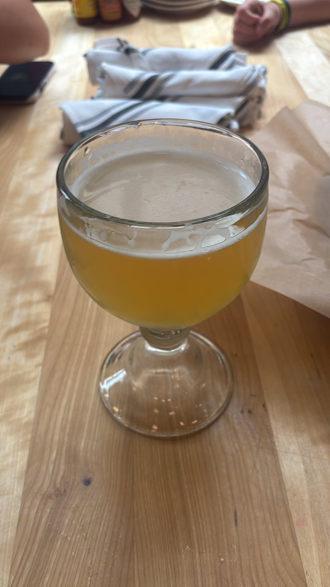 Mango cart review: 
For a 4% beer man does it get me drunk! 
Wouldn’t buy a case but if someone offered it to my you bet your ass I’m drinking it. Thought it was gonna taste like a mango juul cart and am a little disappointed it doesn’t. Overall 6.7/10