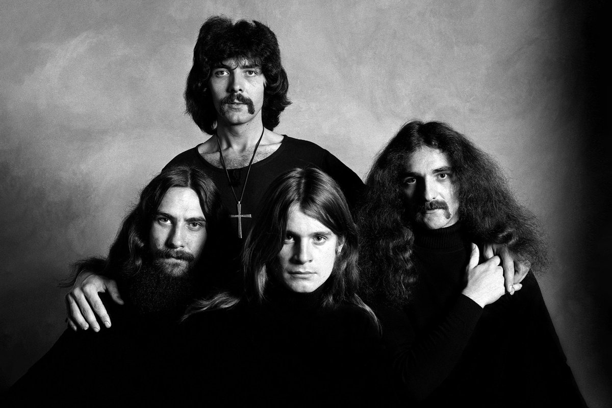 Raudenbusch1's tweet image. My dad got me into Sabbath early. Despite the inplications of their name they were a visibly Catholic band, and as a kid I always imagined then as a papal order of nomadic vampire hunters.
Fuck the godbotherers, to be this old and loved they must be decent men despite the drugs.