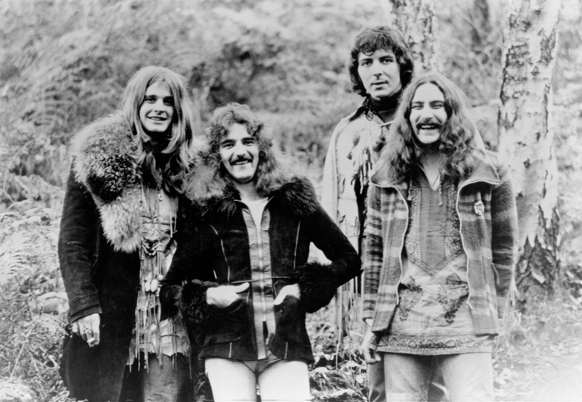 Raudenbusch1's tweet image. My dad got me into Sabbath early. Despite the inplications of their name they were a visibly Catholic band, and as a kid I always imagined then as a papal order of nomadic vampire hunters.
Fuck the godbotherers, to be this old and loved they must be decent men despite the drugs.