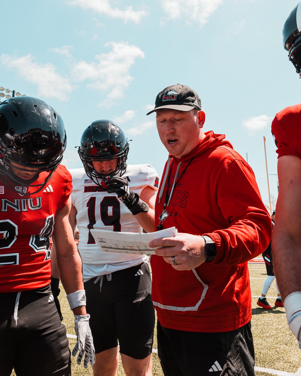 CoryConnolly's tweet image. Can’t wait to get the 2025 NIU Special Teams Unit all together again here soon. Going to be a great camp, looking forward to working with this group. #OneShot #HuntForOne☝️#TheHardWay #PlayLikeAHuskie