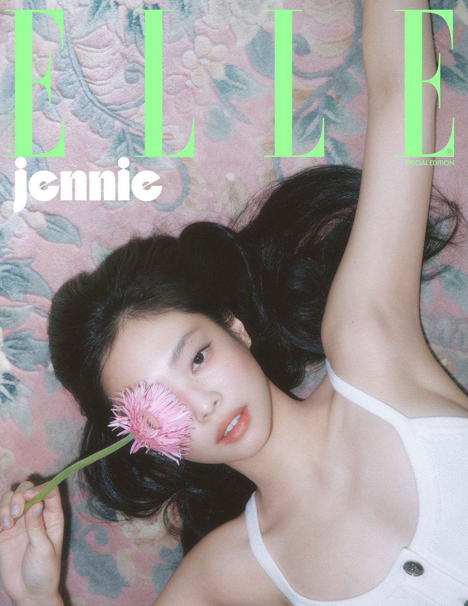 GENIUS9N's tweet image. JENNIE graces the cover of ELLE korea's august Special Edition with CHANEL