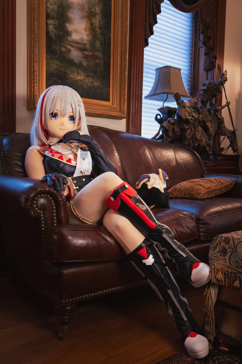 Why don't you take a seat next to Numby and I?

📸: <a href="/SoftnessMonster/">soft™️</a> 
🪄 : <a href="/Luna_Kig/">Luna</a>