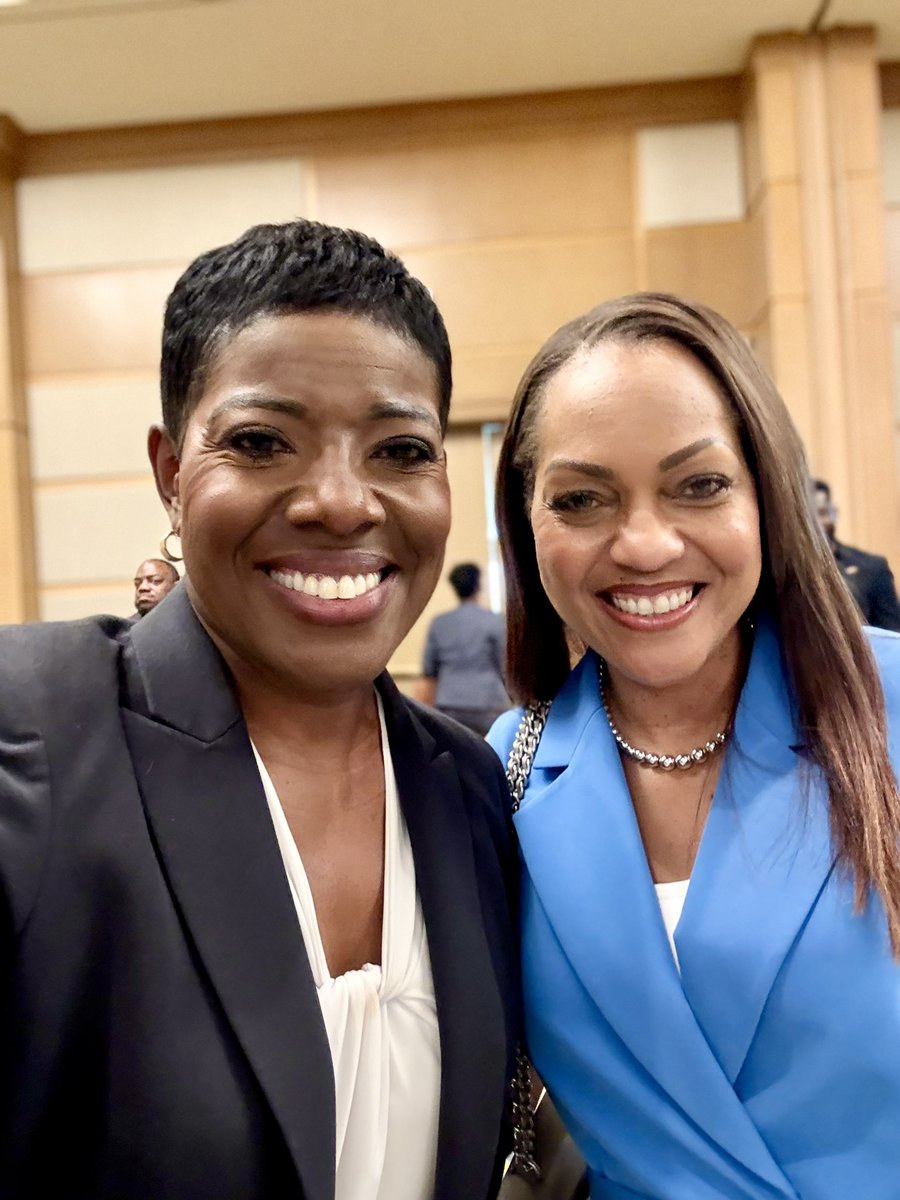 Thank you Dr Patterson for always pouring in to my spirit! Truly one of my favorite LeadHERs❤️<a href="/PaulaPatterson/">Dr. Paula Patterson</a>