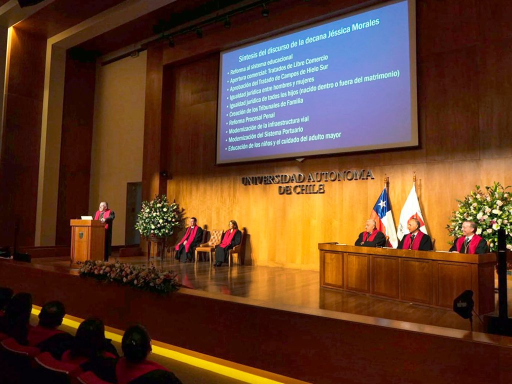 EduardoFrei_'s tweet image. (8 de julio 2025). 🇨🇱

En una ceremonia en el Campus Providencia de la @autonomadechile, el expresidente Eduardo Frei Ruiz-Tagle fue investido Doctor #HonorisCausa. 
Este reconocimiento celebra su aporte al país en política internacional, educación y consolidación democrática.&quot;
