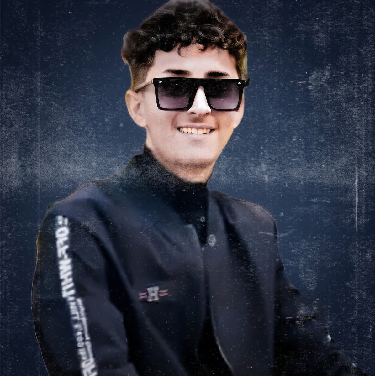 يتجه كثير من الشباب اليمني نحو مدينة #عدن لأجل جوازات السفر، يريدون الهجرة من بلادهم بغرض العمل، يقطعون مسافات طويلة داخل وطنهم، لكي يغادروا منه أخيرًا. #ياسين_الحاج أحد هؤلاء الحالمين، ذهب مع أحلامه كلها لقطع جواز السفر من محافظة عدن، وعاد جثمانًا بلا أحلام، شابًا ميتًا في منتصف