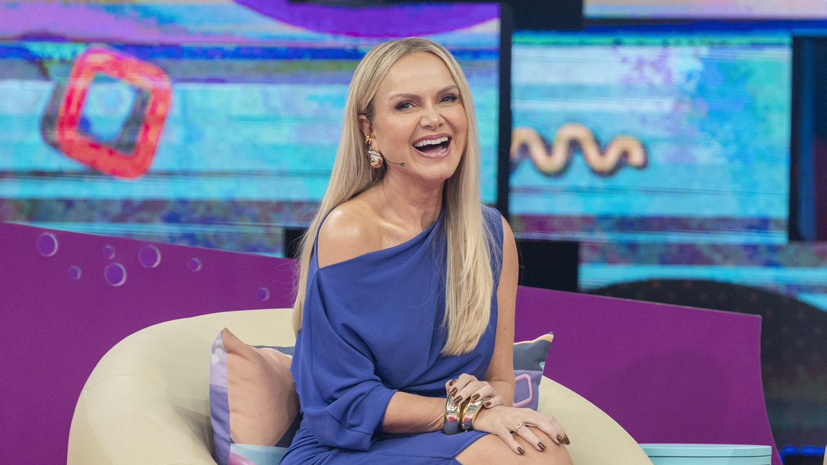 forumeplay's tweet image. Qual seria o melhor horário para o novo programa de Eliana na Globo em 2026?
1. Domingo, 14h25, antes do futebol
2. Sábado, 14h10, no lugar da Edição Especial, Paulistar e Escolinha
3. Sábado, no lugar do Caldeirão
4. No horário nobre, em algum dia da semana