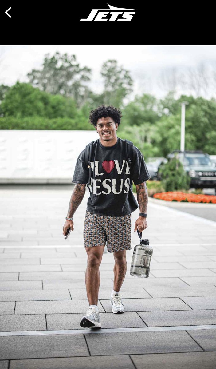 akaPMoe's tweet image. My FAV..it’s the SHIRT for me!! #iLoveJESUS
#1stDayofTrainingCamp Jeremiah 29:11
🙏🏽🛩️💚🤍