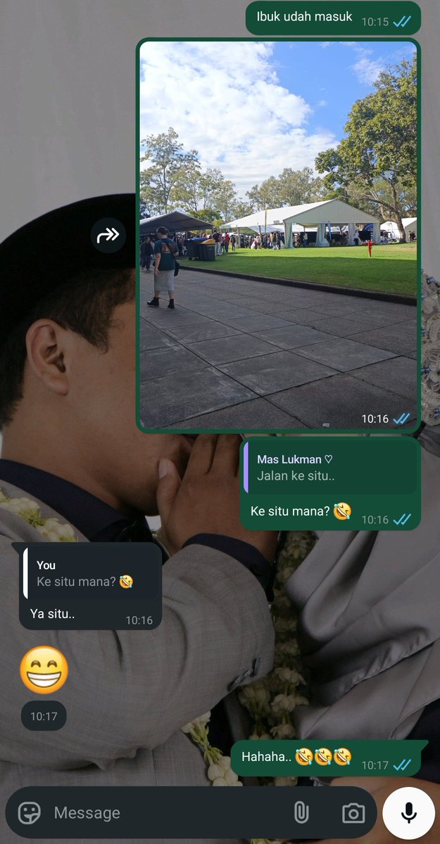 ZJaziroh's tweet photo. Cara komunikasi suami istri macam apa ini? 🤣🤣 https://t.co/6AnJ2QAJqA