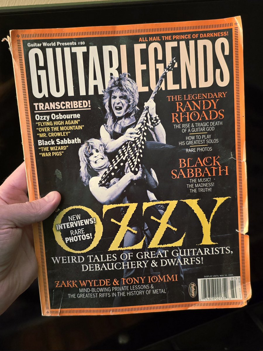 BipolarRecorder's tweet image. Discovering this issue of @GuitarWorld at age 12 was life-changing... The creativity. The counterculture. The authenticity.
I've held onto it for the last 20 years because reading about Ozzy's life inspired me in so many different ways.
RIP Prince of Darkness 🦇