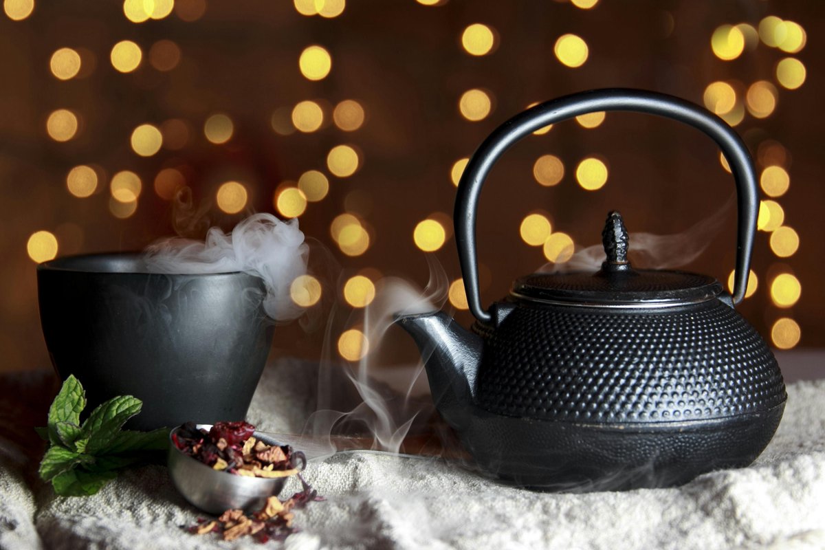 kitchenmaster92's tweet image. Kettles may be simple, but they brew the warmth of home.

#KettleLife #BrewTime #TeaLovers #HotBeverage #KettleJoy #SteamyMoments #BoilItUp #KitchenEssentials #QuickBoil #TeaTimeReady