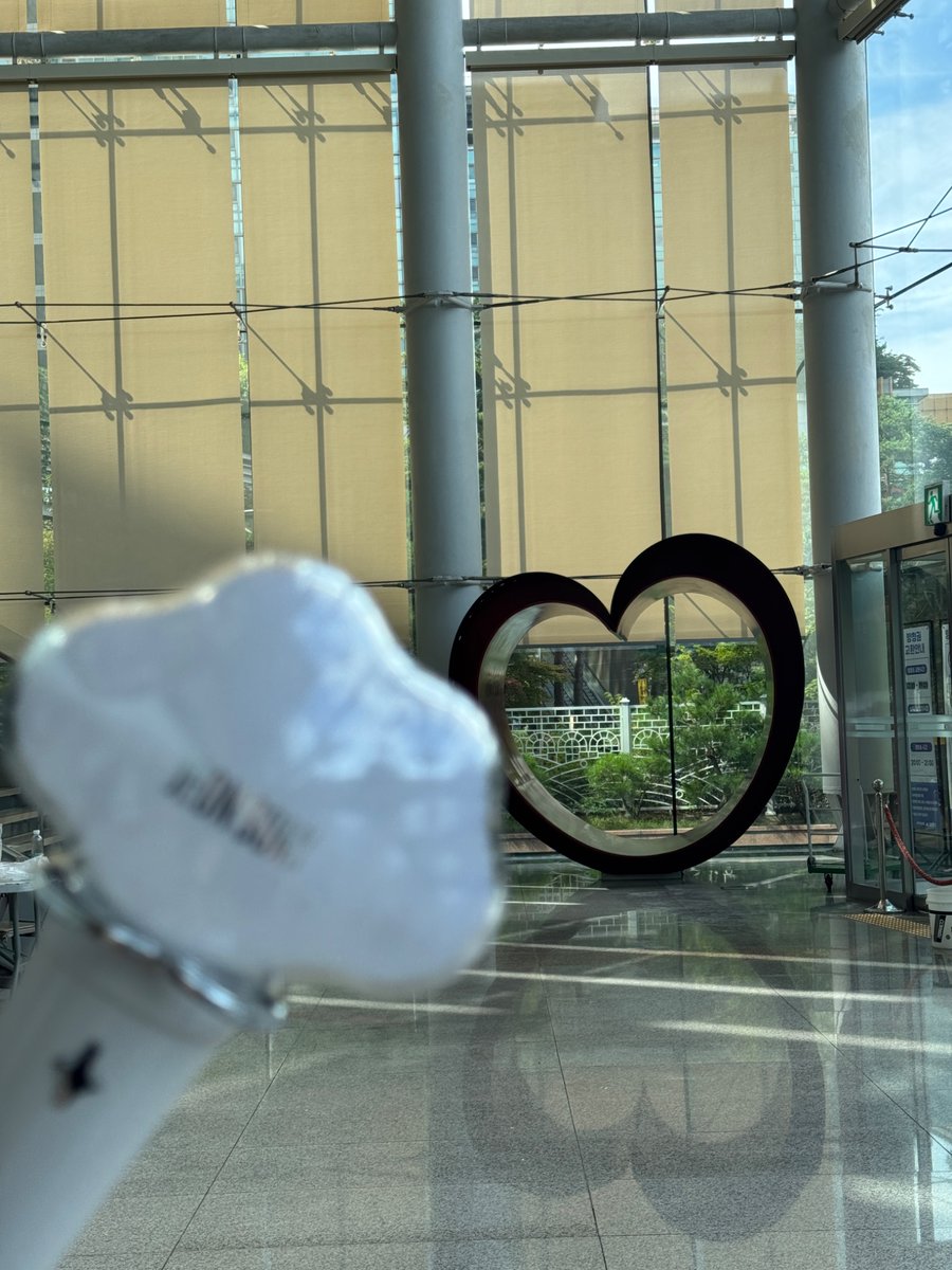 TBL_STAFF's tweet image. [📢] JEON SOMI 250723 (수) MBC M 쇼! 챔피언 사전 녹화 인원 체크 안내

☁ 시간 : 10AM (KST)
☁ 장소 : 일산 MBC 드림센터 공개홀 1층 로비

SOMMUNCHI 여러분은 아래 사진 속 장소로 모여주시기 바랍니다. ✨

#JEONSOMI #전소미
#EXTRA #JEONSOMI_EXTRA
#THEBLACKLABEL #더블랙레이블