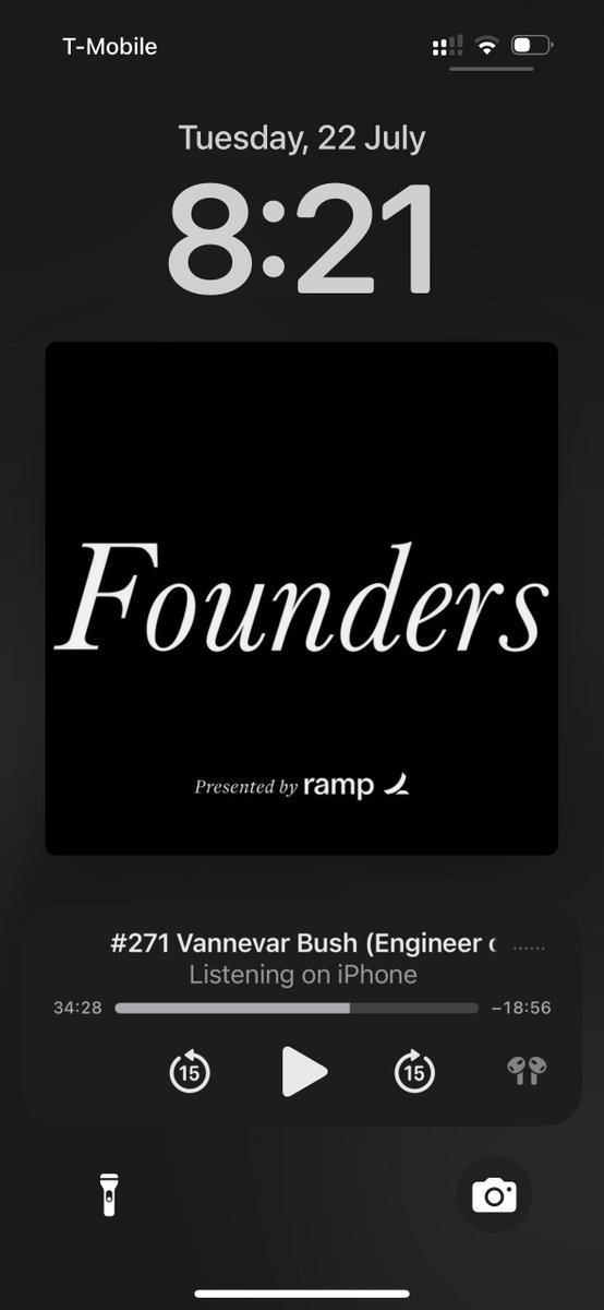 joshchung01's tweet image. There’s something special about finding background similarities from legends.
Discovered that Vannevar Bush was a Tufts alumni, heard his name mentioned a million times by @FoundersPodcast.
Now listening to the episode on him.
Chills.
