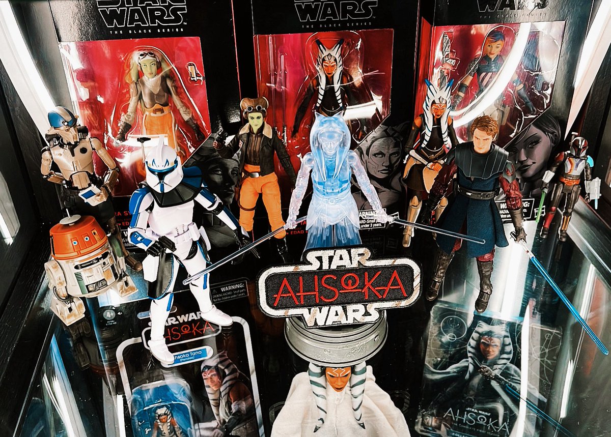 ahsokareign2023's tweet image. My AHSOKA patch came in 😻
With some posters I bought on etsy
#Ahsoka