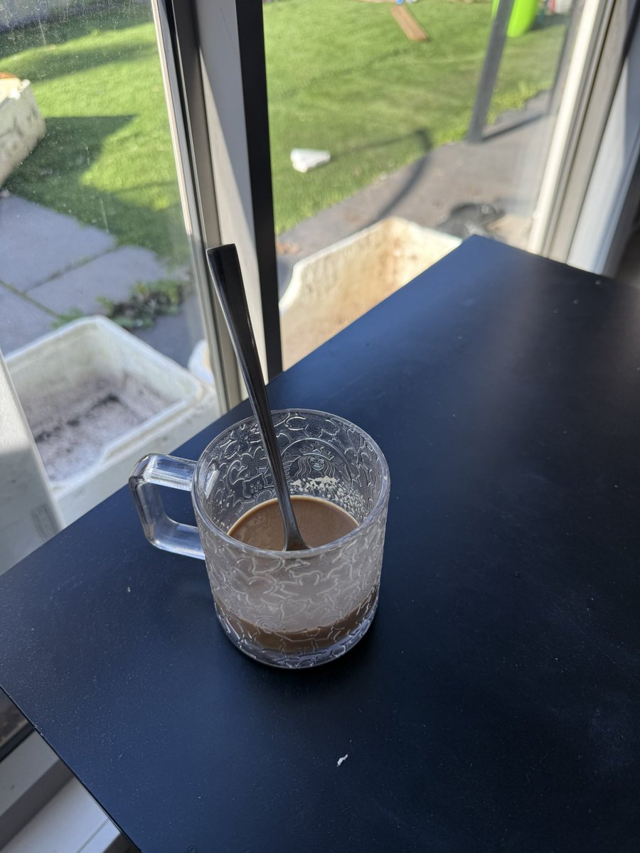 Đôi lúc có những khoảnh khắc mình cần phải lưu giữ lại. Không chỉ cho mình mà còn cho những ai khác nữa…
X…cho những khoảnh khắc