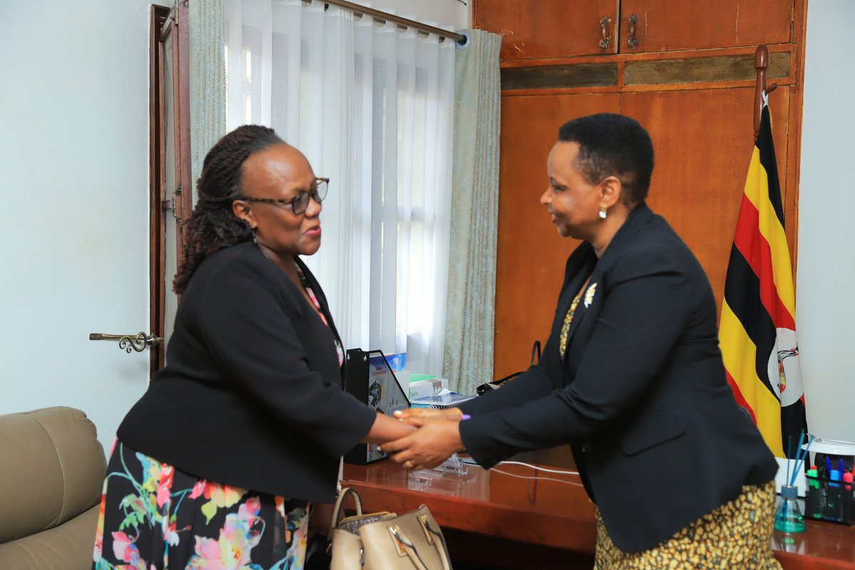 namala47810's tweet image. Col.@edthnaka, had a meeting with Hon. Lady Justice Anna Mugenyi and investors at @ShieldInvestors offices to address a key investment issue, ensuring swift resolution through proper government channels with SHIPU's support and guidance.
#EmpoweringInvestors