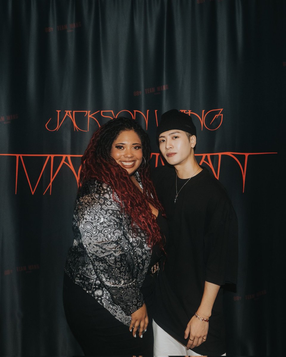 damnchimchim's tweet image. Jackson wang and I take two β¨οΈβΊοΈβ¨οΈ