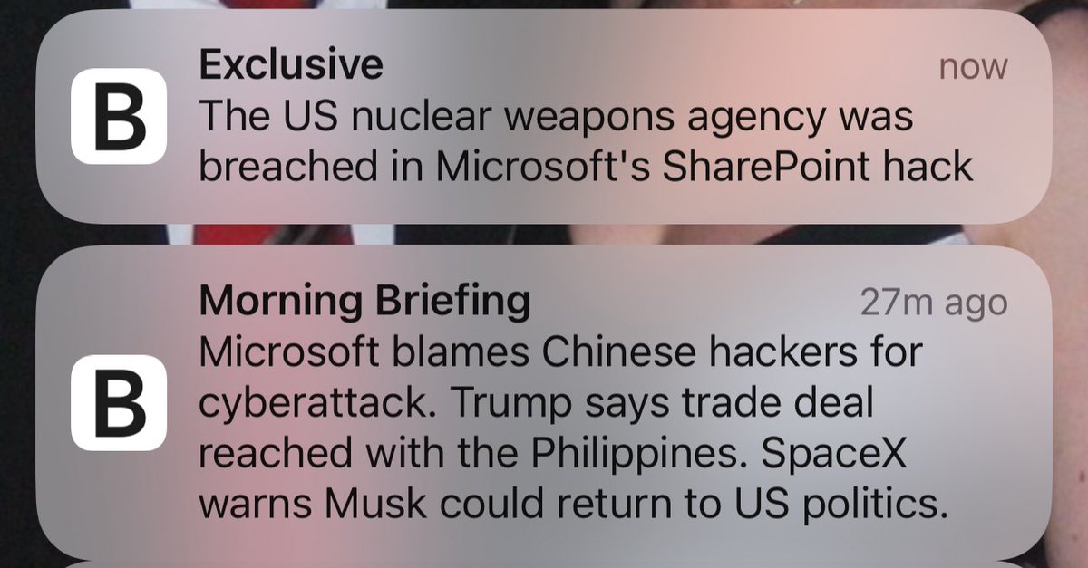 wakeuptotheleft's tweet image. Two notifications I woke up to this morning. This is who Australia’s politicians have sided with. China 🤦🏻♂️