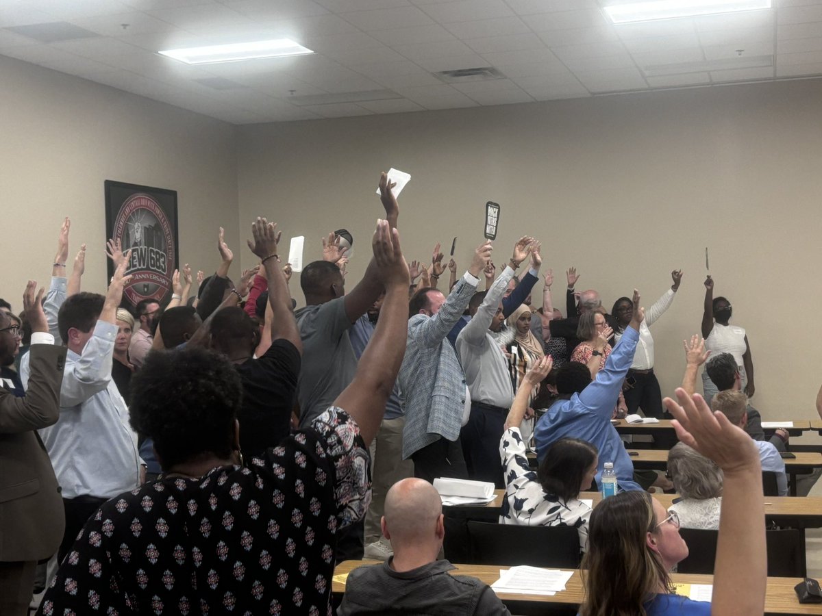 rooster_ohio's tweet image. They’re taking the vote, but Ross will carry the endorsement.
it’s the same as it always was: The Franklin County Democratic Party is a cocktail circuit.
More to come!