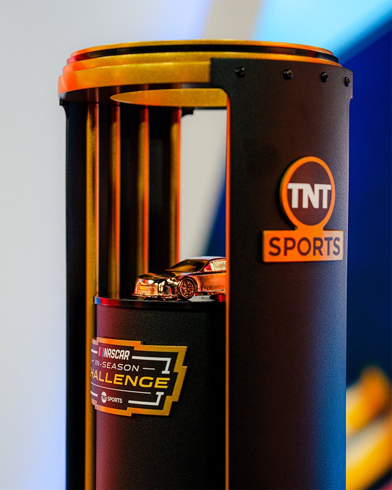 NASCAR's tweet image. There's one goal this week for @tydillon and @TyGibbs ...
Be first to the finish. 馃弫