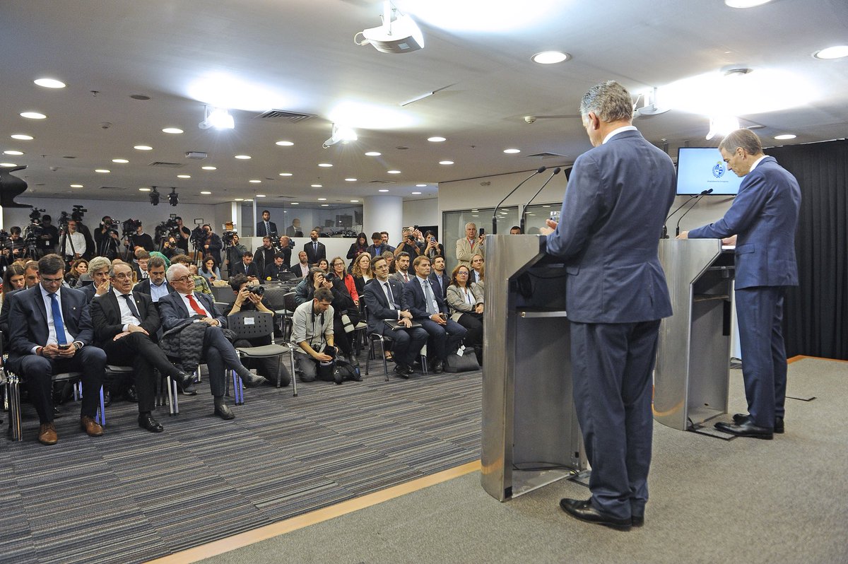 ✍️Con el objetivo de avanzar en políticas de cooperación cultural Uruguay y España firmaron hoy un memorando de entendimiento 🇺🇾🤝🇪🇸

La firma, a cargo del Ministro José Carlos Mahía y el Embajador de España Javier Salido Ortiz, se realizó en el marco de la reunión entre los