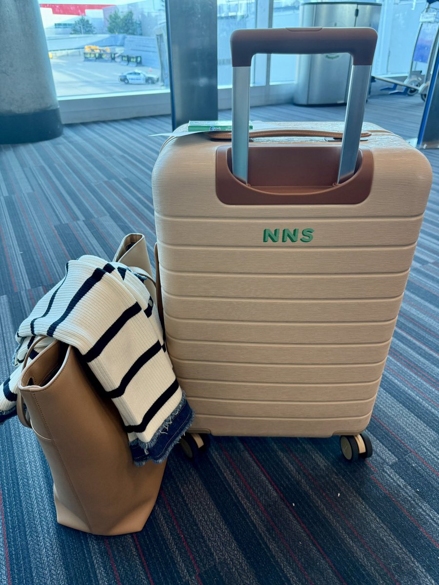 NiuSanford's tweet image. East coast bound x 2 weeks - Virginia for ASCO LDP, DC for @NRGonc, then Boston to see family/friends ✈️.
And all (barely) packed into a carry-on 🧳!