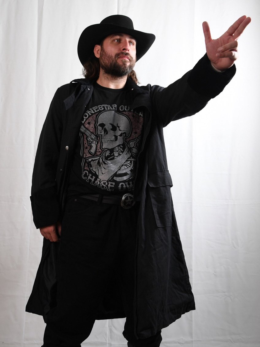 BorrachoProATX's tweet image. TALENT ANNOUNCEMENT: NJPW’s own Lonestar Outlaw, Chase Owens enters the Mystery Vortex at Pinballz on 8/3! A true veteran of the game, will draw the dead man’s hand against Chase at Mystery Vortex? Find out in 12 days, only 8 front row remain: