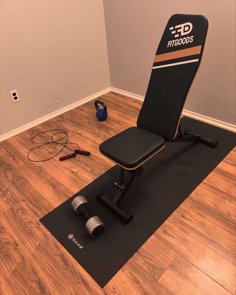 sicamrealty's tweet image. I am so freaking impressed with this #utilitybench from #Amazon. $60 &amp;amp; quick set-up, such an #easyinstallation. My new #homegym coming together :-) #workinprogress #healthiswealth