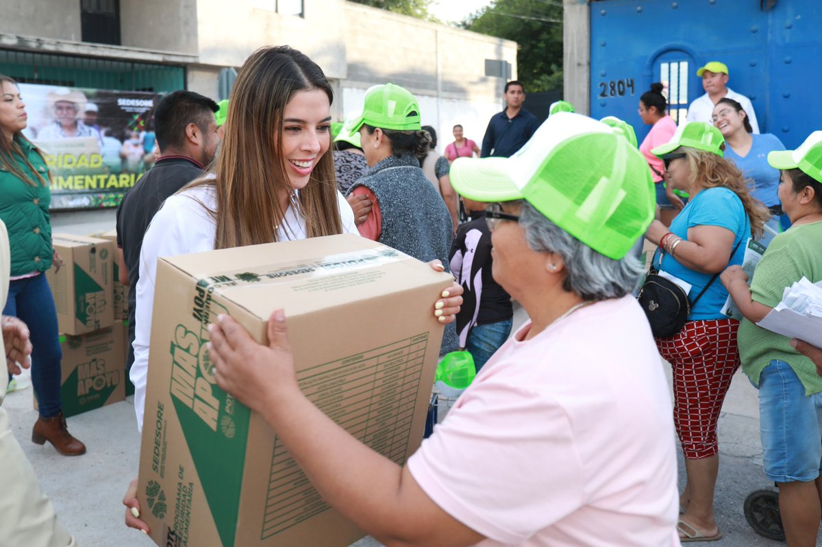 RuthGonzalezMx's tweet image. Acompañamos la entrega del programa de seguridad alimentaria en la colonia General I. Martínez. Escuchar a las familias y estar cerca de ellas me recuerda siempre por qué vale la pena cada paso que damos.