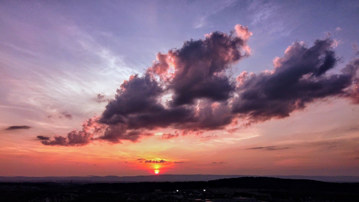 rehan2001's tweet image. The cloud formation is alway unique. A drone shot of this evening's setting sun and the amazing skies.